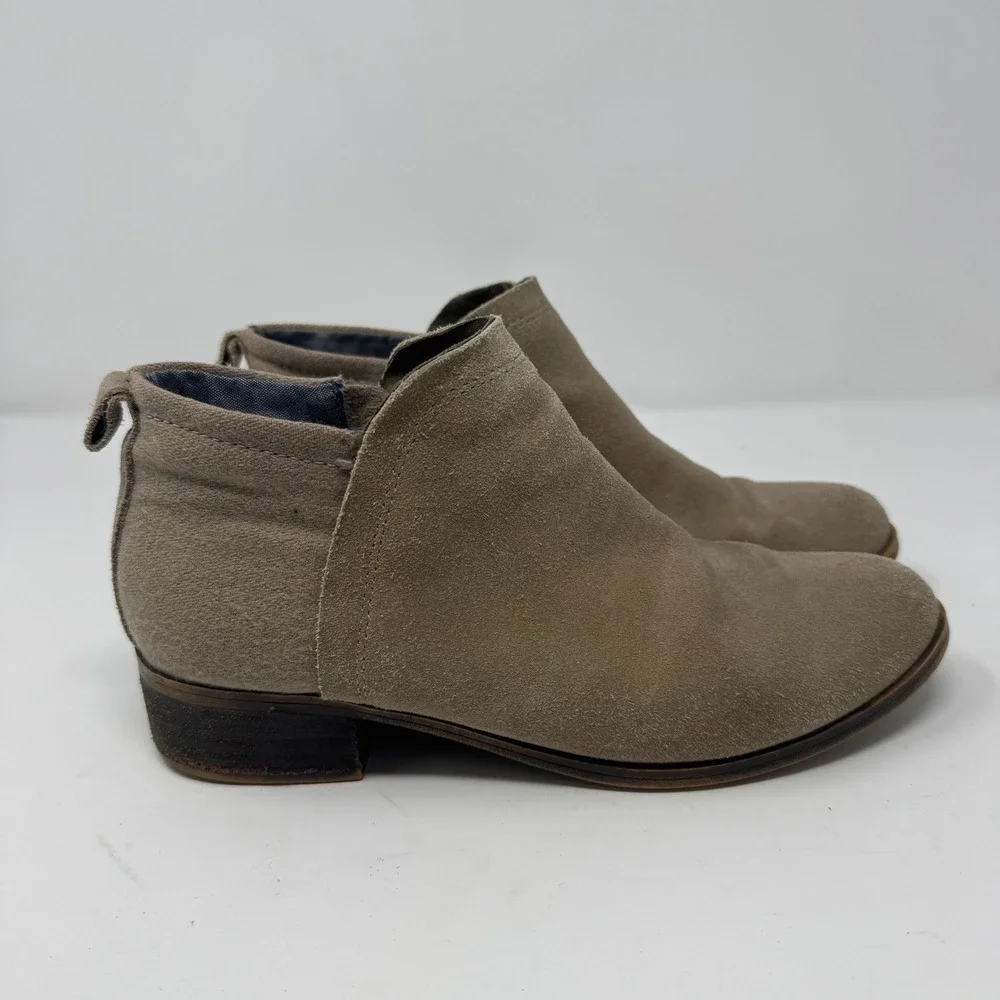 TOMS Women's Beige Suede Ankle Boots Side Zip Low Heel Size 7